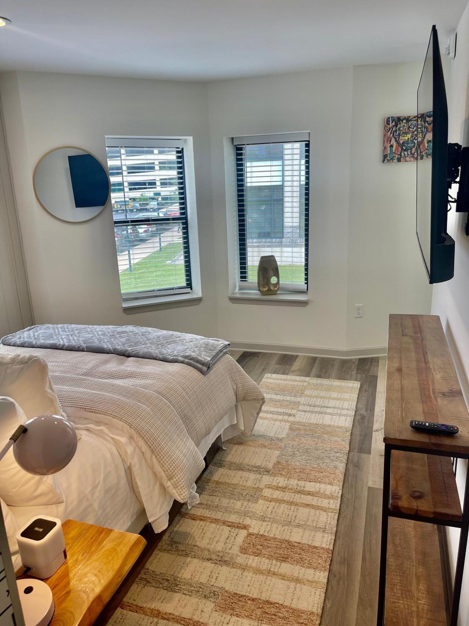 Modern Fully Renovated Suite & Loft In Downtown Trenton Bilik gambar