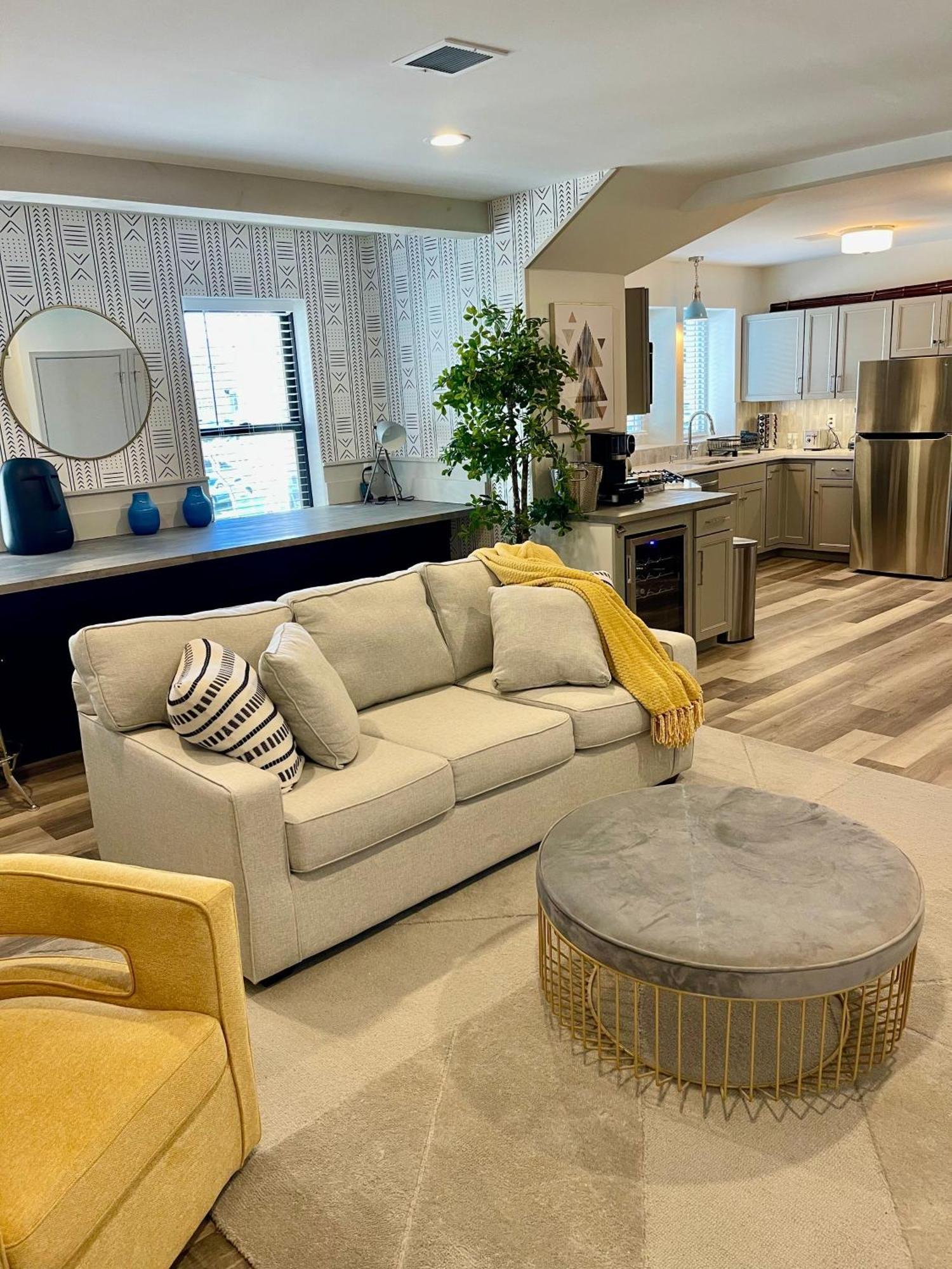 Modern Fully Renovated Suite & Loft In Downtown Trenton Bilik gambar