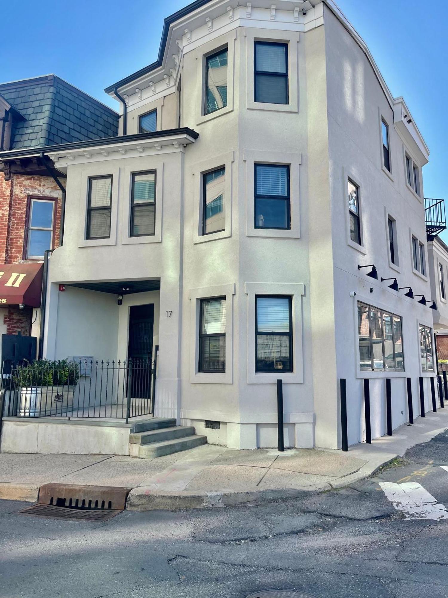 Modern Fully Renovated Suite & Loft In Downtown Trenton Bilik gambar